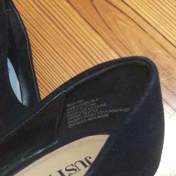 Classic Black Pumps w/ Gold Stacked Platform Heel - Picture 4 of 4